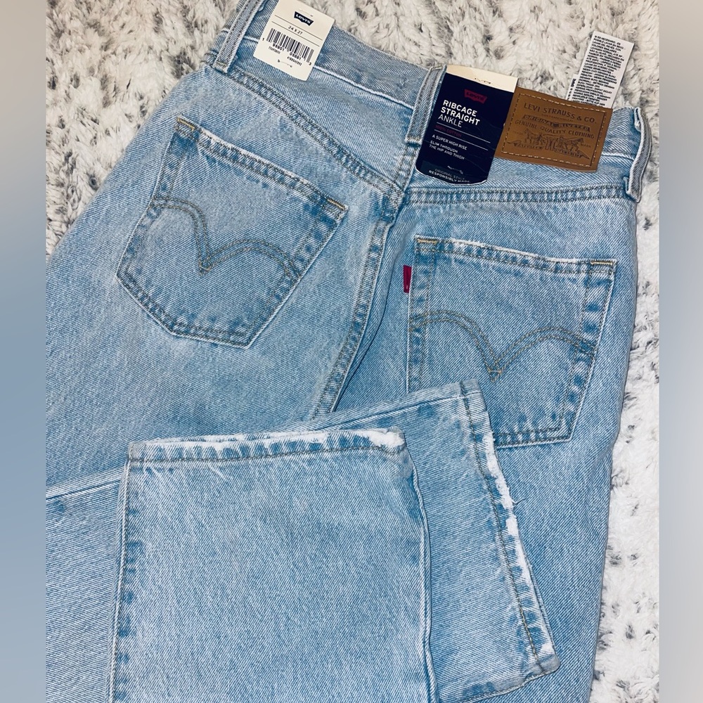 NEW Levi’s high rise jeans, size 24x27